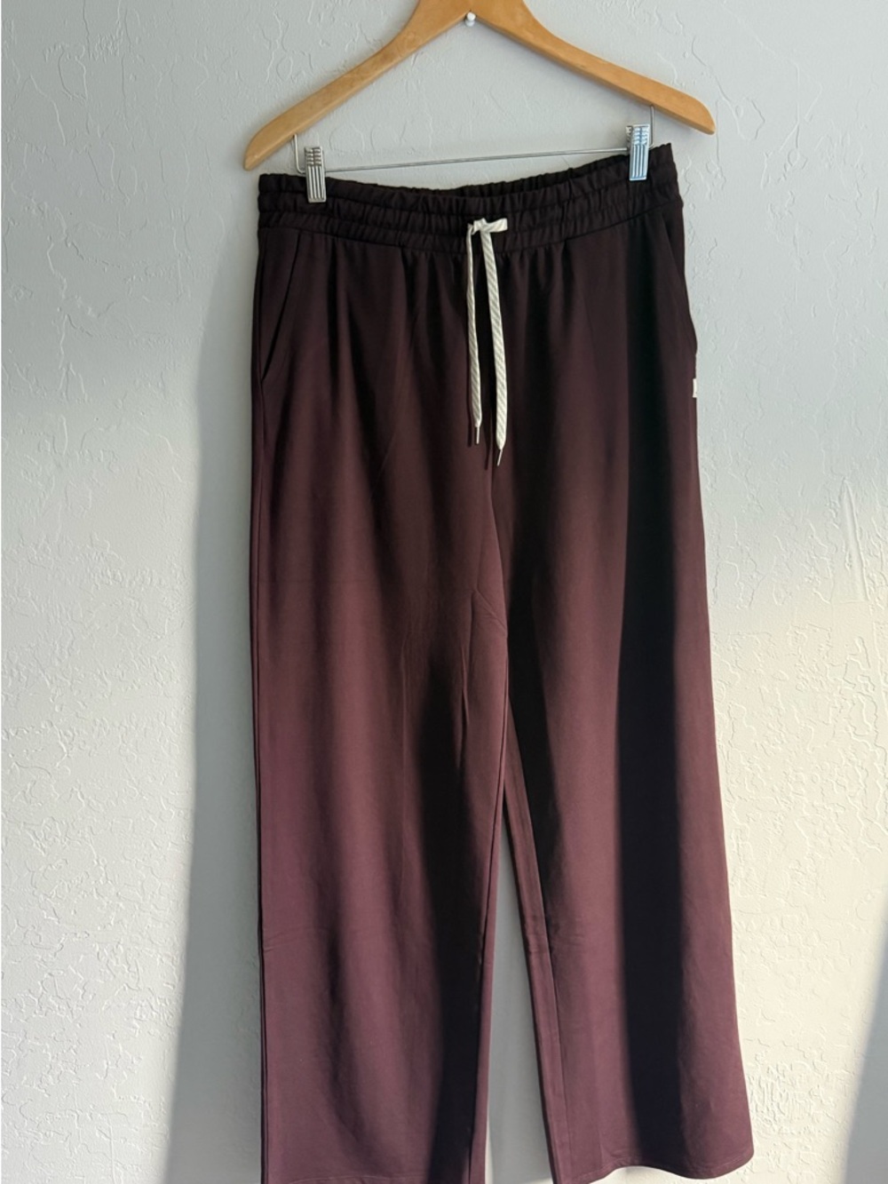 Vuori Halo Essential Wide Leg Sweatpants - Picture 3 of 6